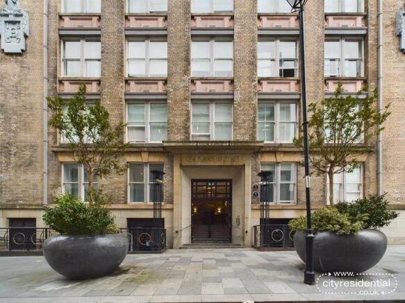 2 bed property, in Edmund Street, £140,000