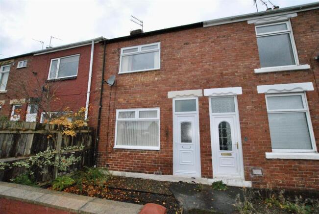 2 bed property, in Park View, £135,000
