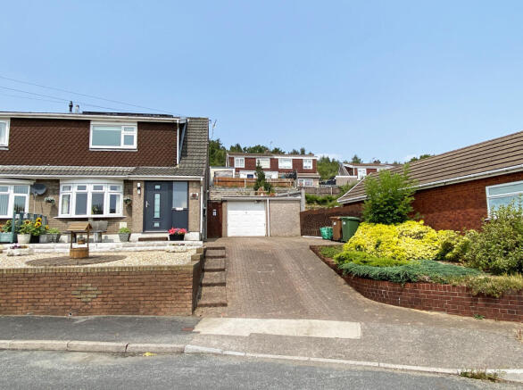 3 bed property, in Heathlands, £269,950