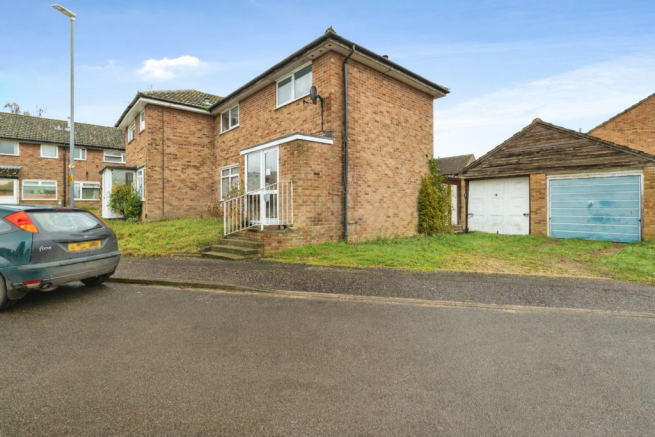 3 bed property, in Holworthy Road, £190,000