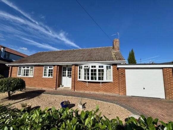 3 bed property, in 16 Mayfield Crescent Louth LN11 8EQ, £230,000