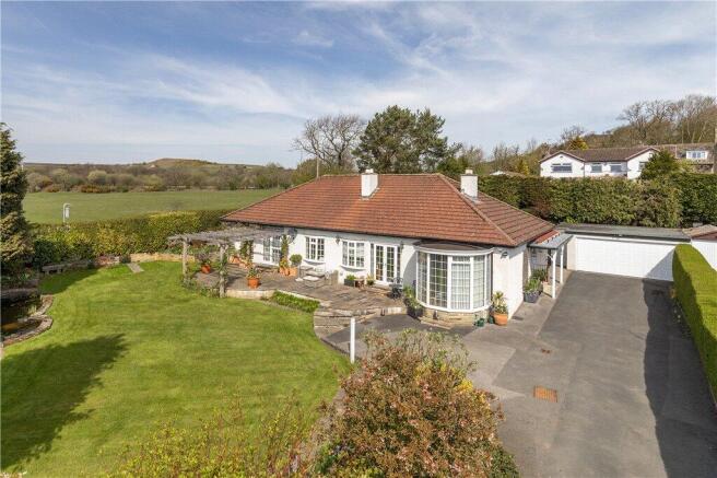 5 bed property, in Old Lane, £895,000