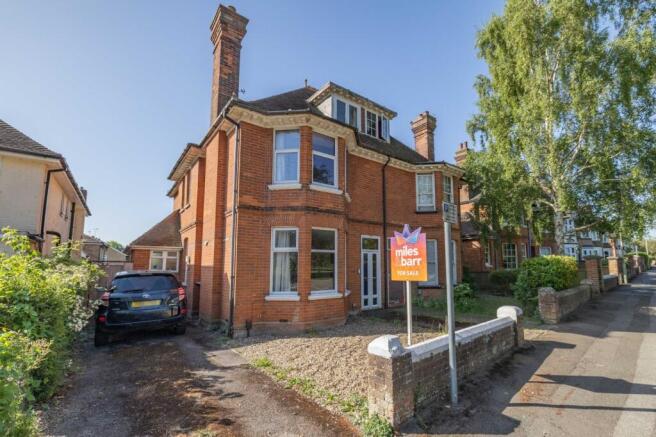 4 bed property, in Jemmett Road, £500,000