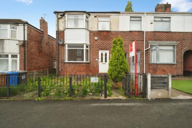 3 bed property, in Raymond Street, £180,000