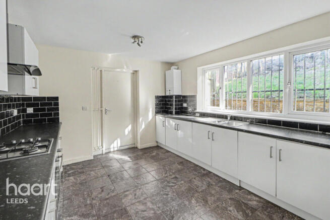 6 bed property, in Wilfred Terrace, £425,000