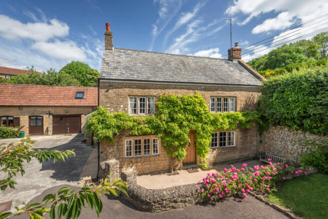 7 bed property, in Powerstock, £1,595,000