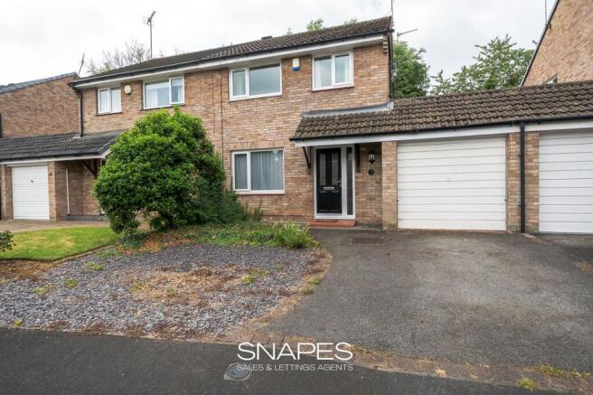 3 bed property, in Winslade Close, £365,000
