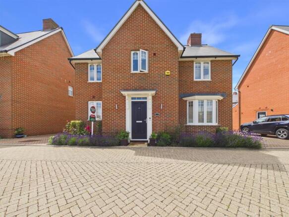 4 bed property, in Marsworth Drive, £550,000