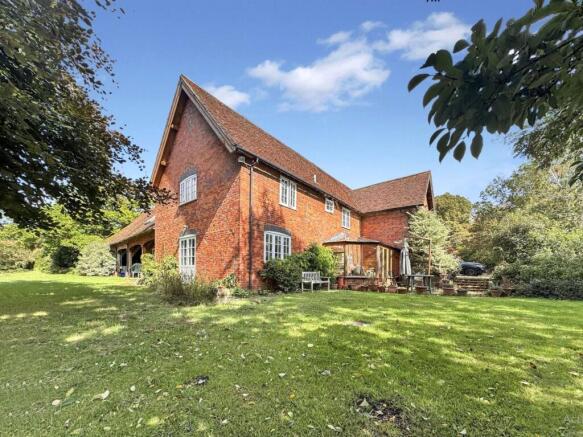 5 bed property, in Upton Lane, £800,000