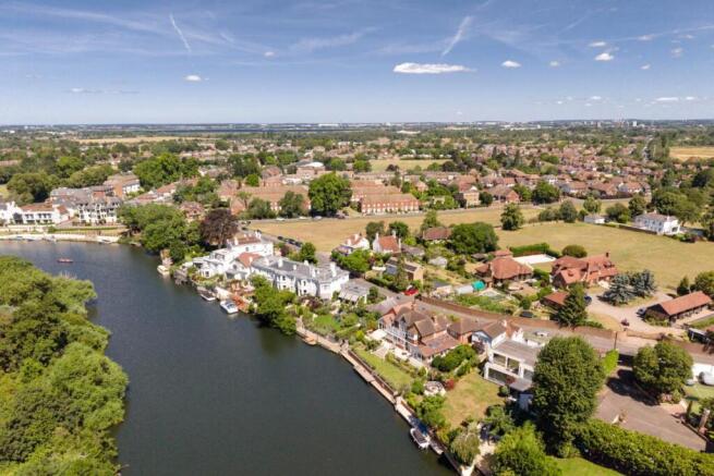 6 bed property, in Russell Road, £2,500,000