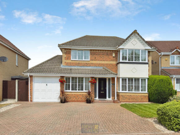 4 bed property, in Kilowan Close, £650,000