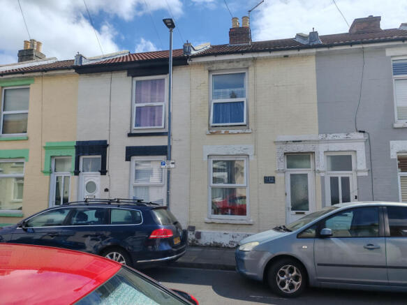 2 bed property, in Londesborough Road, £210,000