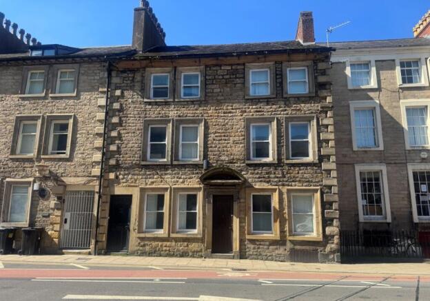 11 bed property, in 40-42 King Street, £450,000
