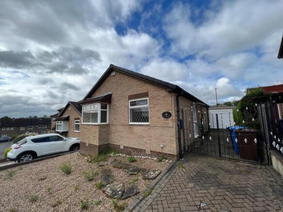 2 bed property, in 7 Milgrove Crescent High Green, £120,000