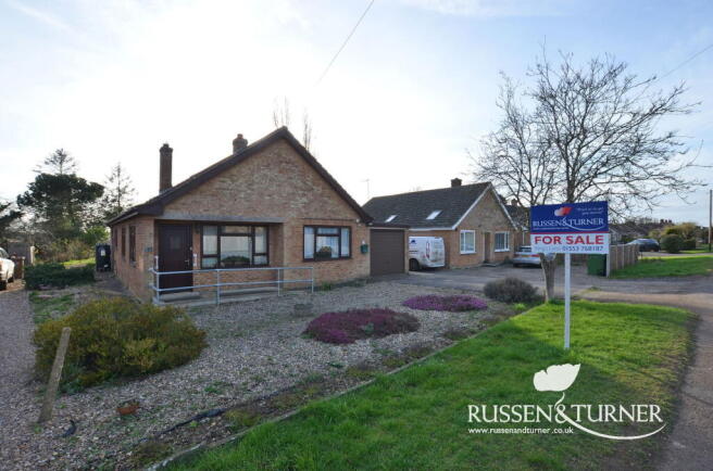 3 bed property, in St. Johns Road, £245,000