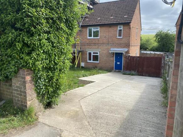 3 bed property, in Peppard Road, £365,000