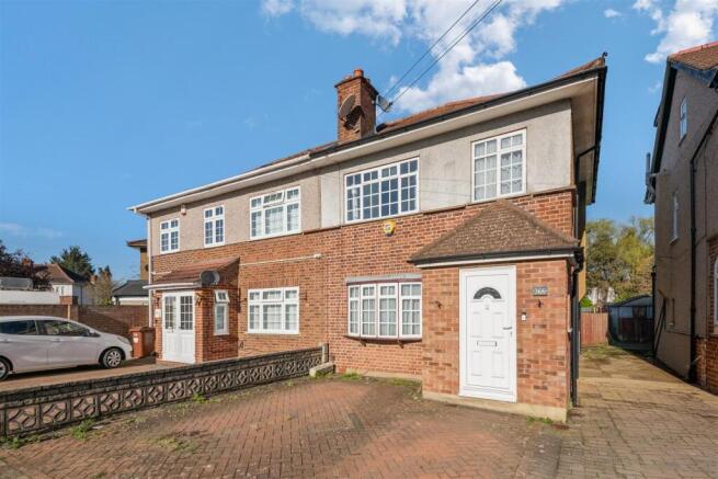 3 bed property, in Lansbury Drive, £500,000