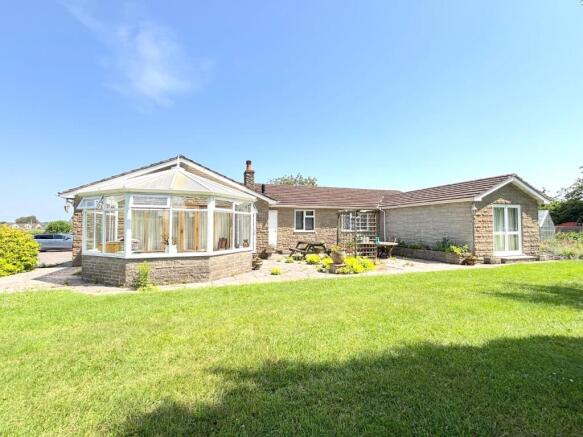 5 bed property, in Green Street, £820,000