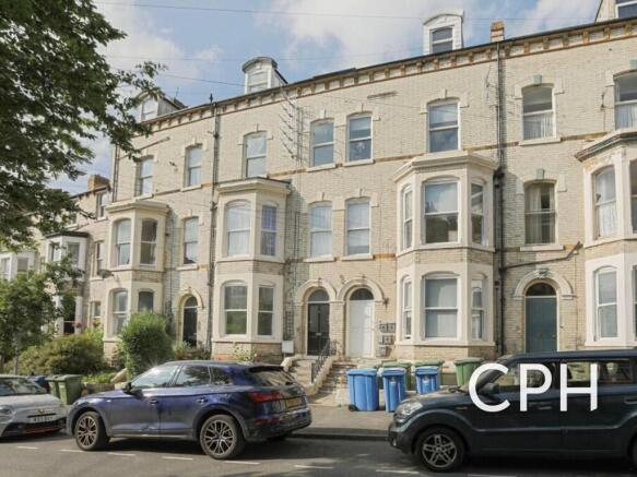 8 bed property, in Royal Avenue, £450,000
