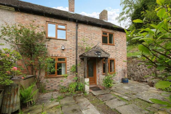 3 bed property, in Southall, £180,000