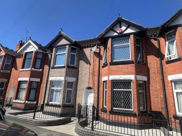 3 bed property, in High Street, £595,000