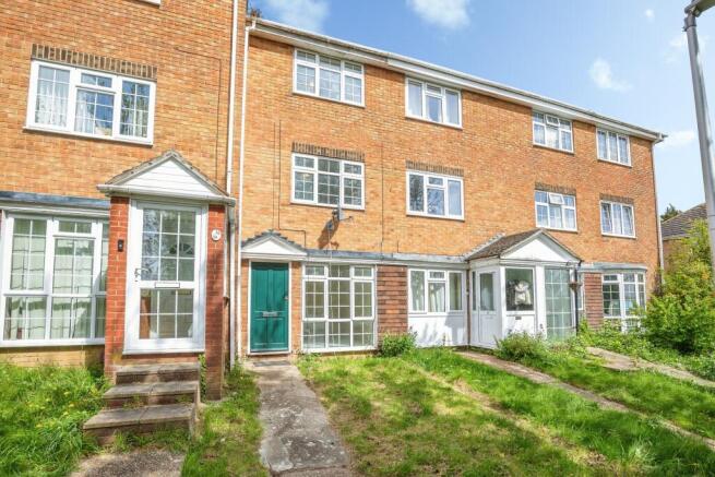 4 bed property, in Beacon Road, £270,000
