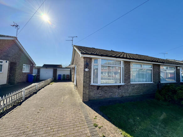 2 bed property, in Percy Close, £169,950