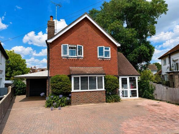 3 bed property, in Selsey Avenue, £550,000