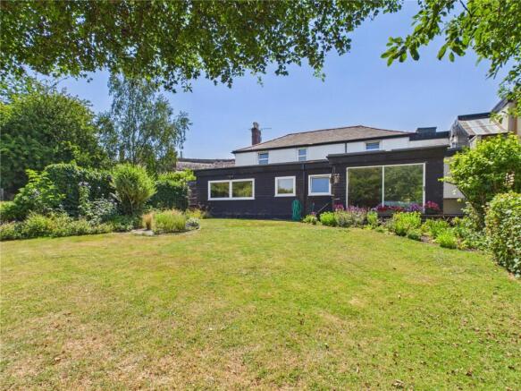 4 bed property, in Bow, £475,000