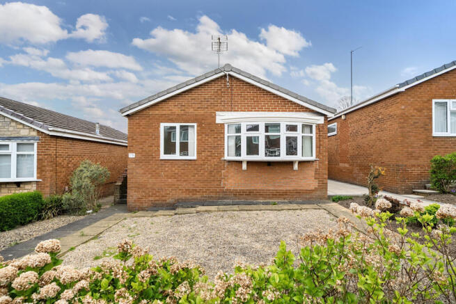 2 bed property, in Westfield, £200,000