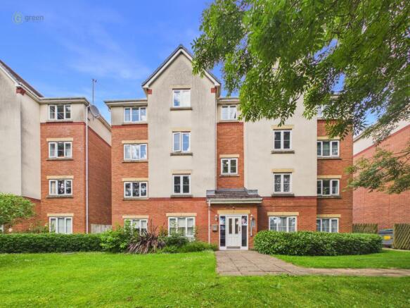2 bed property, in Holyhead Road, £125,000