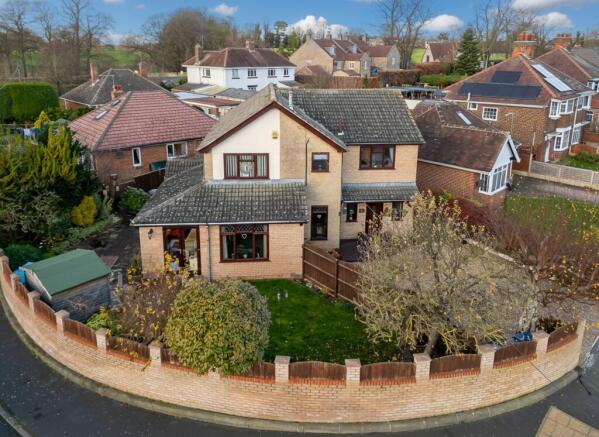 4 bed property, in Marlborough Drive, £500,000