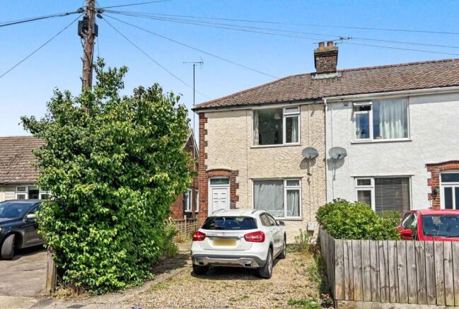2 bed property, in 114 Sproughton Road, £125,000