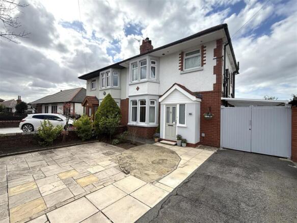 3 bed property, in Preston Road, £330,000