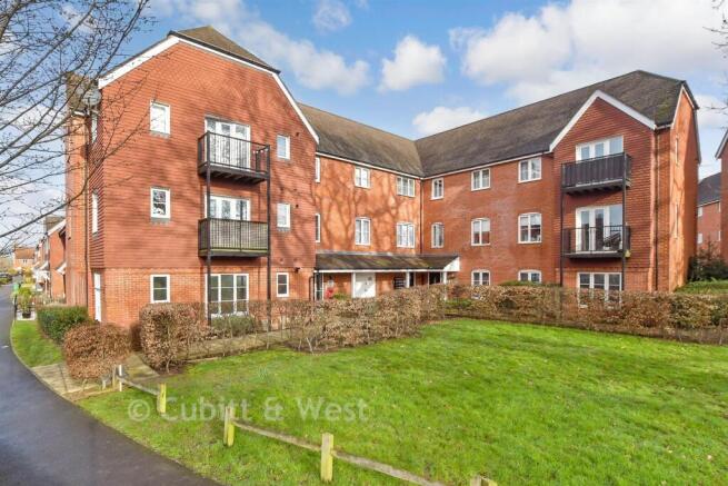 2 bed property, in Westvale Road, £270,000
