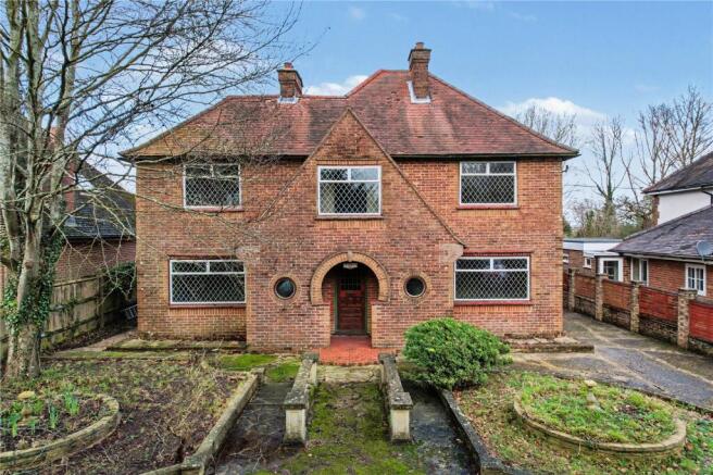 3 bed property, in West Ridge, £650,000