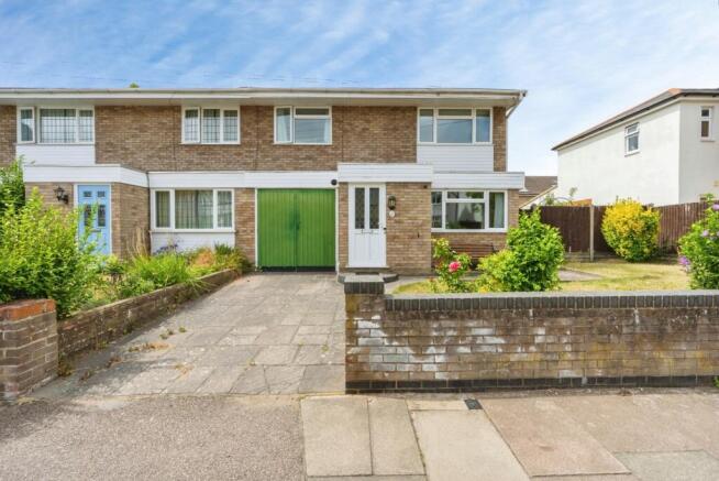 4 bed property, in Bradgate Road, £475,000