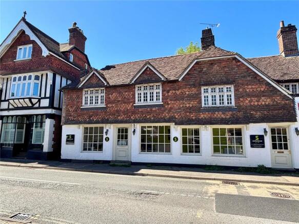2 bed property, in Petworth Road, £285,000