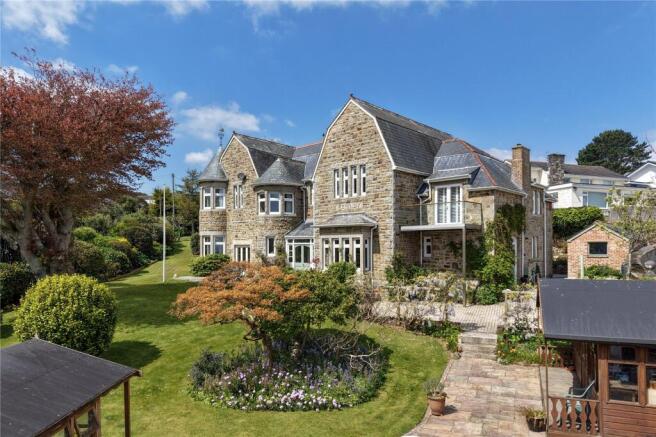 6 bed property, in Laregan Hill, £1,100,000