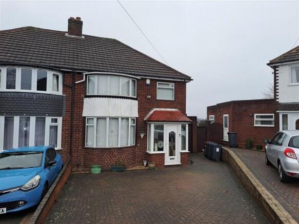 3 bed property, in Rowton Drive, £349,950