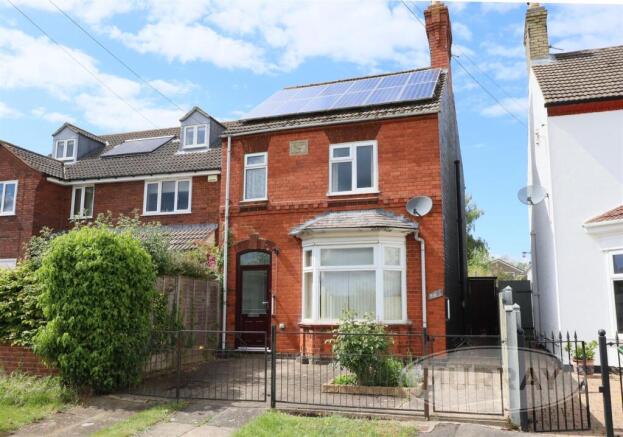 3 bed property, in Brooke Road, £235,000