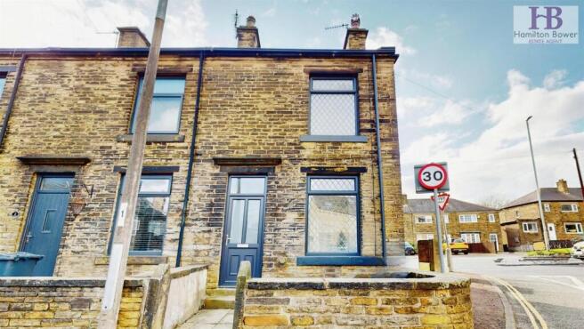 1 bed property, in West Street, £110,000