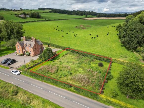 4 bed property, in Thornhill, £90,000