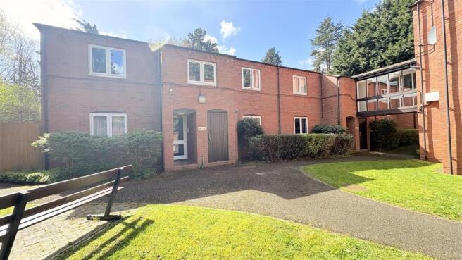 1 bed property, in Michael Blanning House, £125,000