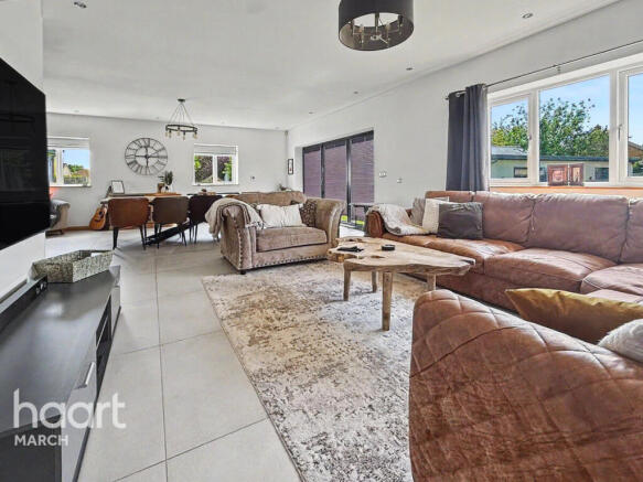 4 bed property, in Westfield Road, £550,000
