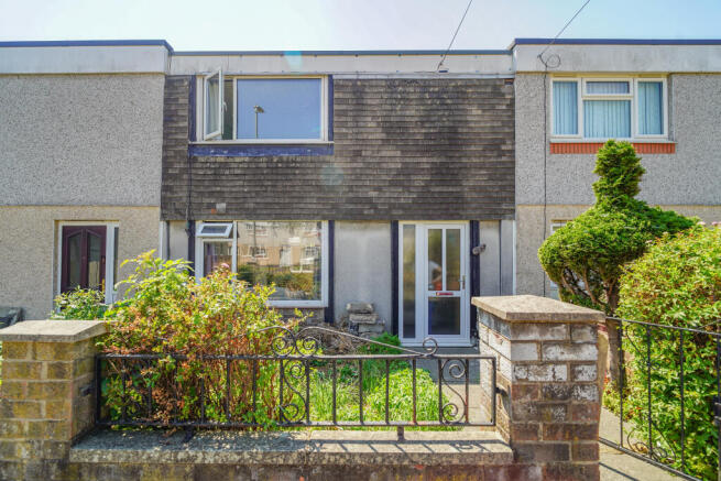 2 bed property, in Woodbridge Vale, £130,000