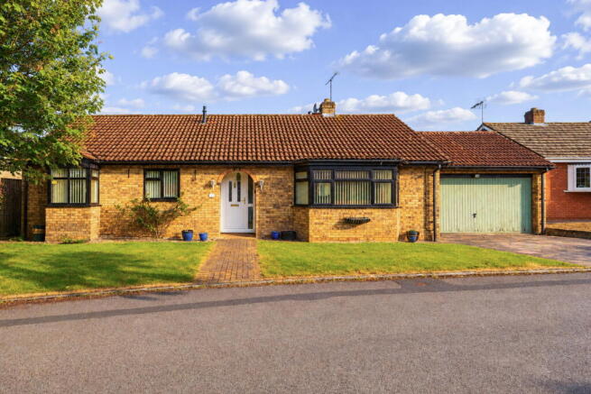 3 bed property, in Tasker Close, £500,000