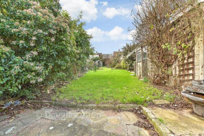 2 bed property, in Harold Gardens, £350,000