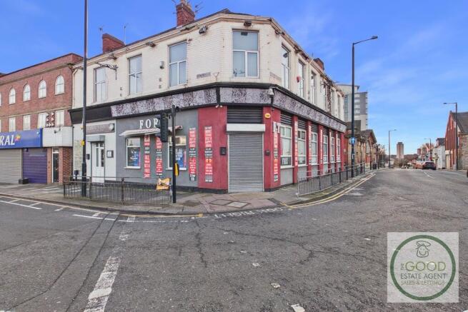 4 bed property, in Roker Avenue, £300,000