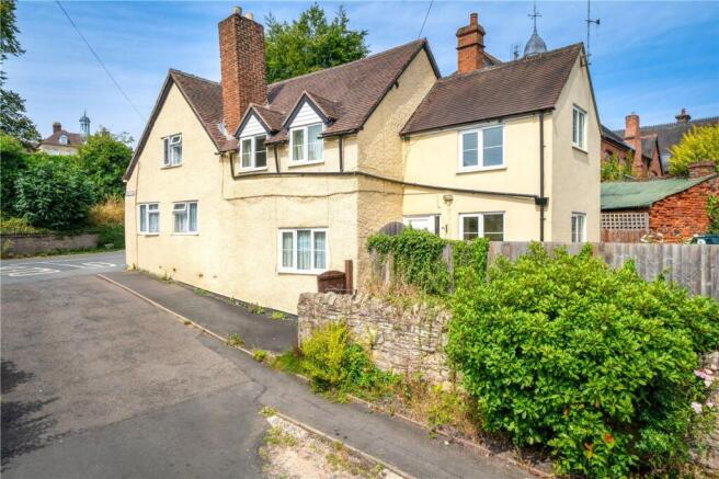 3 bed property, in Wells Place, £200,000